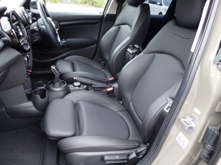 2019 MINI Cooper 1.5 COOPER STEALTH SERIES 5DR AUTOMATIC €21,950 thumbnail