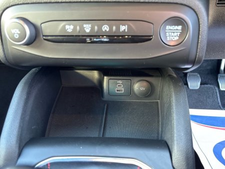 2024 Ford Focus 1.0L EcoBoost 125PS ST-Line €27,975 thumbnail