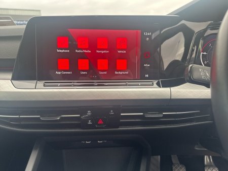 2023 Volkswagen Golf 2.0 TDI 115HP Life €24,975 thumbnail