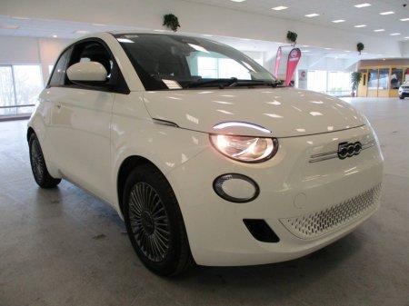 2025 Fiat 500e  €26,145