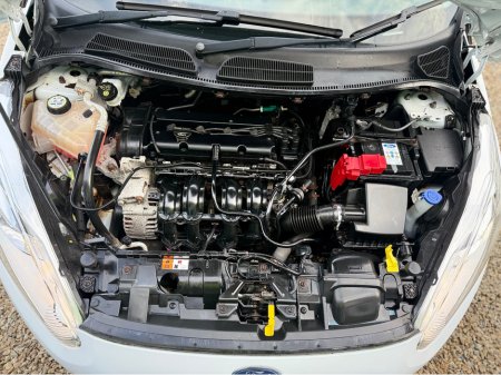 2013 Ford Fiesta ZETEC - 1.2 - LOW MILES - FULL SERVICE HISTORY €7,995 thumbnail