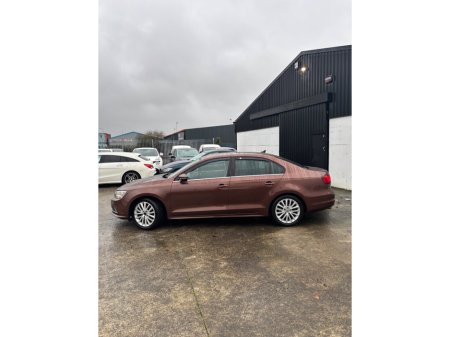2017 Volkswagen Jetta 2.0 TDI 110HP Highline €16,995
