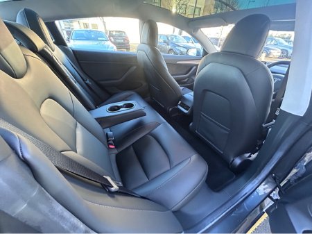 2023 Tesla Model 3 DUAL MOTOR LONG RANGE AWD €30,995 thumbnail