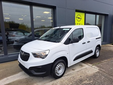 2024 Opel Combo  €17,950