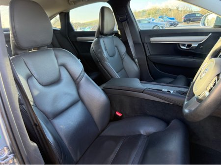 2020 Volvo S90 2020 VOLVO MOMENTUM PLUS  2.0 D4 €31,500 thumbnail