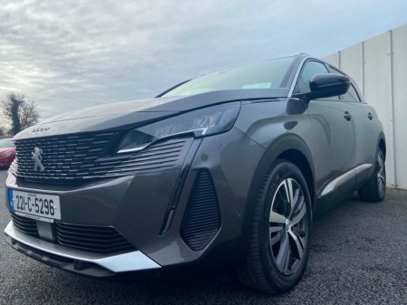2022 Peugeot 5008  €32,950