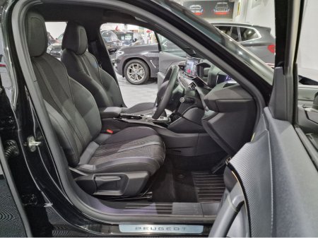 2024 Peugeot 2008 EV GT (50KWH BATTERY) AUTOMATIC **ONE OWNER / TOP SPEC / APPLE CARPLAY / CRUISE CONTROL / HALF LEATHER / KEYLESS ENTRY / REVERSE CAMERA / WIRELESS PHONE CHARGING / PEUGEOT WARRANTY 03|2027** €25,900 thumbnail