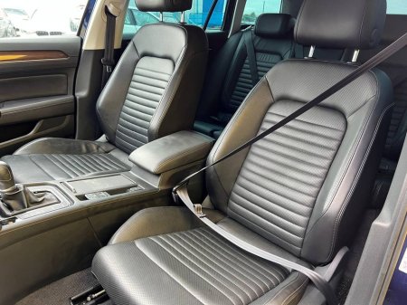 2019 Volkswagen Passat VARIANT HIGHLINE 2.0 TDI AUTO * BIG SPEC * // HEATED COOLED LEATHER SEATS // DRIVER MASSAGE SEAT // DIGITAL CLUSTER €24,950 thumbnail