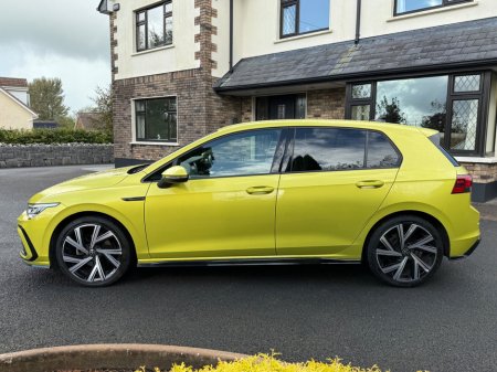 2022 Volkswagen Golf 1.5 TSI 130HP R-Line €25,450