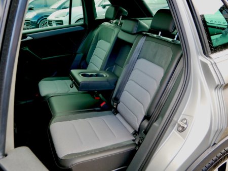 2018 Volkswagen Tiguan 2.0 TDI 150HP 4WD R-Line DSG €29,950 thumbnail