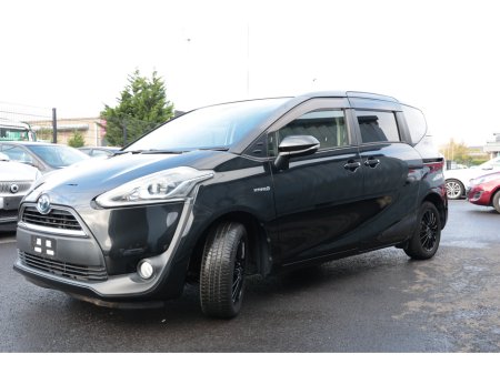 2017 Toyota Sienta  €12,999