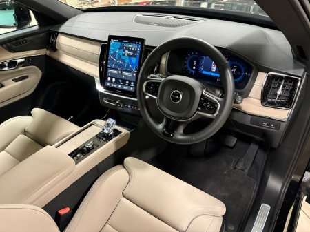 2025 Volvo XC90 T8 PLUS AWD 7-SEATER=BLONDE LEATHER//PAN ROOF//AS NEW=2 YEAR WARRANTY=TAILORED FINANCE PACKAGES INCL PCP AVAILABLE=TRADE IN'S WELCOME €81,995 thumbnail