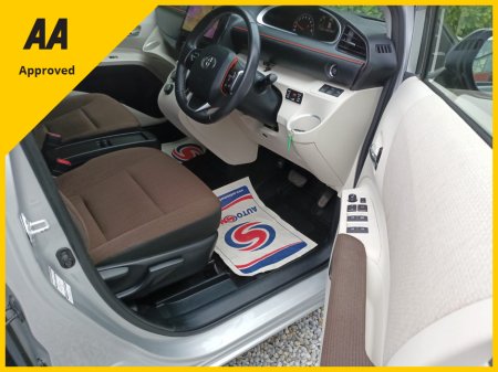 2016 Toyota Sienta 1.5 PETROL AUTOMATIC 7 SEATER ONLY 27534km SERVICE HISTORY (7 STAMPS) REVERSE CAMERA FACTORY IMMOBILISER TOUCH SCREEN RADIO WITH ANDROID AUTO & APPLE CAR PLAY 2 YEARS NCT 1 YEAR ROAD TAX €15,995