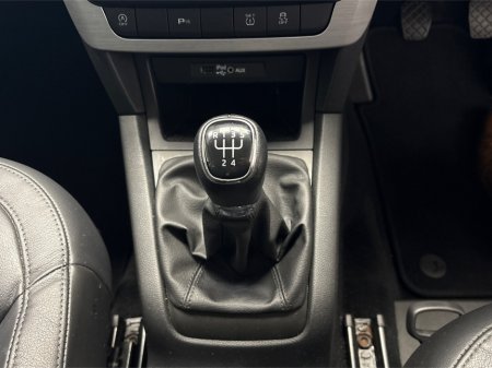 2016 Skoda Yeti OUTDOOR 2.0 TDI**TOUCHSCREEN BLUETOOTH MEDIA**MULTIFUNCTIONAL STEERING WHEEL**HEATED LEATHER SEATS**CRUISE CONTROL**PARKING SENSORS**AIR CONDTIONING**ELECTRIC WINDOWS **ISOFIX**FINANCE AVAILABLE** €11,995 thumbnail