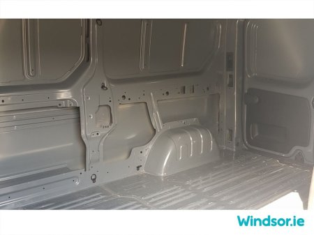 2025 Nissan Primastar L2H1 130 SV PREMIUM €30,890 thumbnail