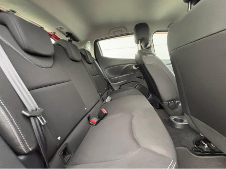 2016 Renault Clio DYNAMIQUE NAV 1.2 PETR 4DR €9,950