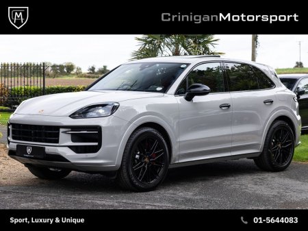 2023 Porsche Cayenne 3.0 E-Hybrid SportDesign New Model €89,900 thumbnail