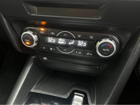 2019 Mazda Mazda3 AXELA AUTOMATIC 1.5 PETROL //HEAD UP DISPLAY//KEYLESS ENTRY//ADAPTIVE CRUISE CONTROL//REVERSE CAMERA// €16,950 thumbnail