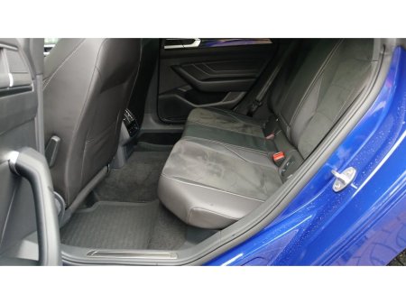 2025 Volkswagen Arteon 2.0TDI D7F 150HP R-LINE SHOOTING BRAKE, LAPIZ BLUE. €54,950 thumbnail