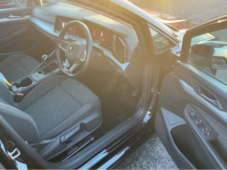 2023 Volkswagen Golf 2.0L DIESEL 150BHP €29,995 thumbnail