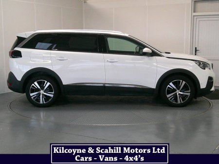 2020 Peugeot 5008 ALLURE BLUEHDI S/S A €27,950 thumbnail