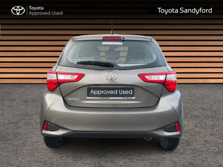 2018 Toyota Yaris 1.0 5DR LUNA // REAR CAMERA // BLUETOOTH // ALLOY WHEELS // FULL WARRANTY €15,945