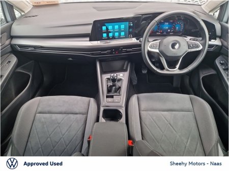 2022 Volkswagen Golf Style 1.5TSI, Winter Pack, Ventura Alloys €28,995
