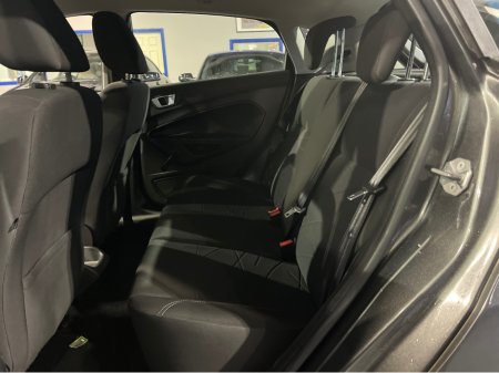 2016 Ford Fiesta MCA ZETEC 1.5 75PS M5 4DR 5DR €8,950 thumbnail