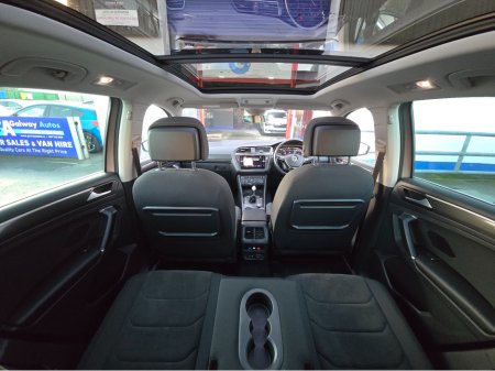 2018 Volkswagen Tiguan HIGH LINE-AUTOMATIC-4 MOTION-LOW MILEGE €23,450 thumbnail