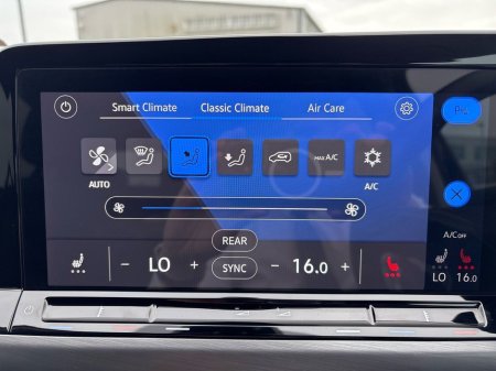 2023 Volkswagen Golf 2.0 TDI 115HP Style €29,975 thumbnail