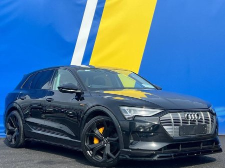 2021 Audi e-tron SPORT 50 QUATTRO // SERVICE HISTORY // RS-PERFORMANCE BODYKIT // ADAPTIVE AIR SUSPENSION €29,950