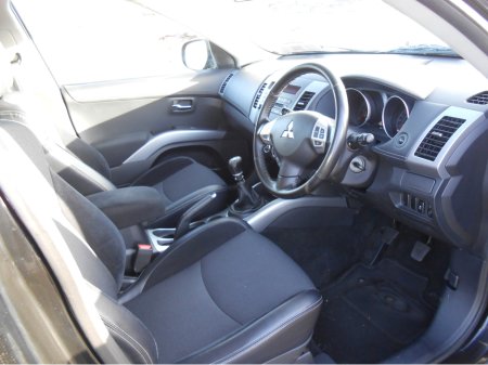 2011 Mitsubishi Outlander 2.2 DID 2WD INTENSE 5DR 7 Seater €10,995