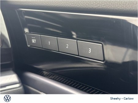 2025 Volkswagen Touareg 3.0TSI R PHEV 462HP €94,950 thumbnail