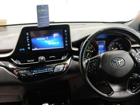 2018 Toyota C-HR 1.8 Excel CVT Automatic, Reversing camera €18,695 thumbnail