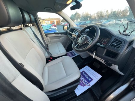 2016 Volkswagen Transporter Shuttle ==9 SEATER//FULL LEATHER//AUTO//NEW TEST== €18,950 thumbnail