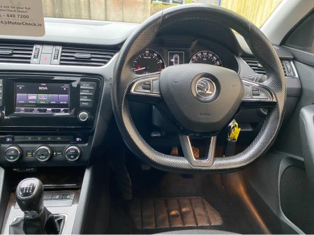 2015 Skoda Octavia ELEGANCE 1.2 TSI 105HP €10,999 thumbnail