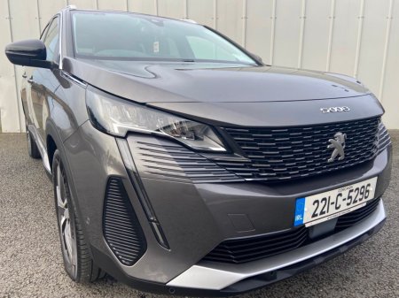 2022 Peugeot 5008  €32,950
