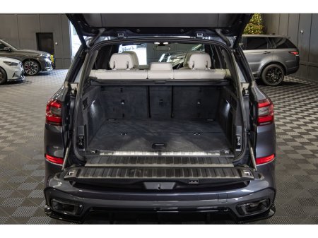 2022 BMW X5 xDrive45e M Sport €61,950 thumbnail