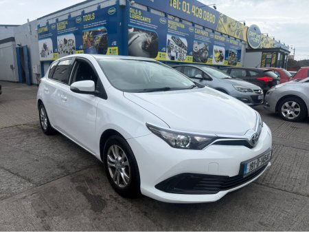 2019 Toyota Auris 1.4 D-4D TERRA 4DR €7,490 thumbnail