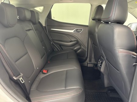 2025 MG ZS LR EXCLUSIVE-72.6KWH**DIGITAL DASH**MULTIFUNCTIONAL STEERING WHEEL**BLACK LEATHER INTERIOR**360 CAMERA**APPLE CARPLAY ANDROID AUTO**KEYLESS START**AIR CONDITIONING**FINANCE AVAILABLE** €31,495 thumbnail