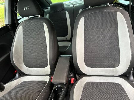 2017 Volkswagen Beetle 2.0 TDI R-line BMT 150PS 3DR Auto *IMMACULATE CONDITION* Touch Screen Infotainment System, Android Auto, Apple CarPlay, Wireless Smartphone Control, F €18,900 thumbnail