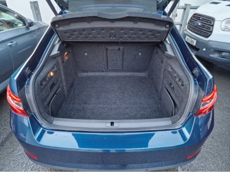 2016 Skoda Superb LAURIN & KLEMENT 2.0 AUTOMATIC €17,950 thumbnail