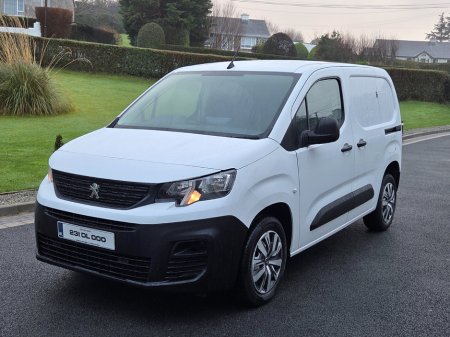 2023 Peugeot Partner  €13,850