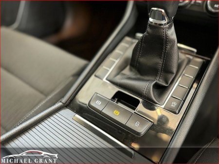 2018 Skoda Superb 1.6 TDI 120BHP STYLE ESTATE / IRISH CAR / FULL HISTORY €18,950 thumbnail