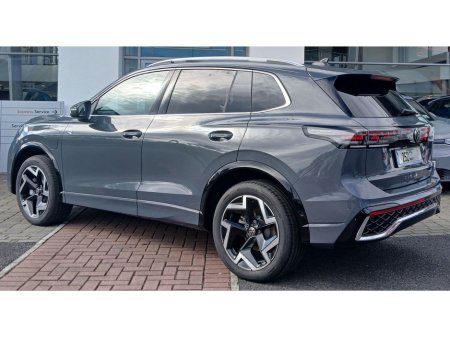 2025 Volkswagen Tiguan R-Line 75 1.5 PHEV DSG 204HP *REAR VIEW CAMERA, SUNROOF, HEATED FRONT SEATS* €54,995