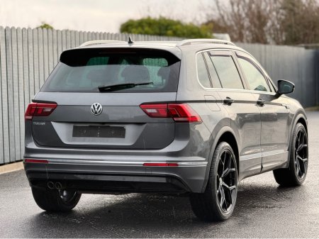 2019 Volkswagen Tiguan 2019 Volkswagen Tiguan R-Line thumbnail