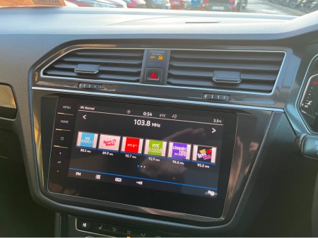 2019 Volkswagen Tiguan HIGHLINE 4MOTION AUTOMATIC 2.0 DIESEL //HIGH SPEC//360 PARKING CAMERAS//FRONT AND REAR HEATED SEATS//POWER TAILGATE//HEAD UP DISPLAY// thumbnail