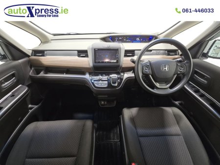 2019 Honda Freed HYBRID G Automatic, 7 Seat Reversing camera €18,995