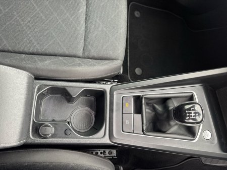 2023 Volkswagen Golf 2.0 TDI 115HP Life €24,975 thumbnail