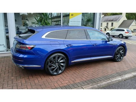 2025 Volkswagen Arteon 2.0TDI D7F 150HP R-LINE SHOOTING BRAKE, LAPIZ BLUE. €54,950 thumbnail